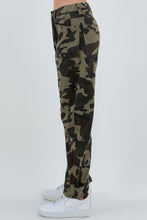 Load image into Gallery viewer, Barrel camo pants
