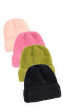 Load image into Gallery viewer, Fuzzy pleat beanie
