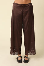 Load image into Gallery viewer, Olive lace trim pants
