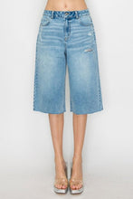 Load image into Gallery viewer, Hite denim jorts
