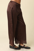 Load image into Gallery viewer, Olive lace trim pants

