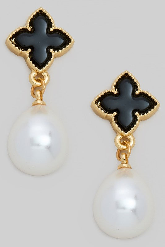 Clover Pearl studs