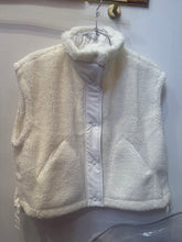 Load image into Gallery viewer, fleece vest
