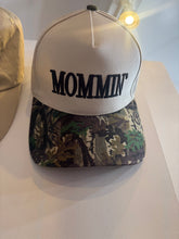 Load image into Gallery viewer, Mommin hat

