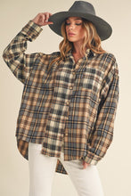 Load image into Gallery viewer, Perfect fall flannel
