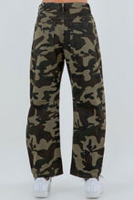 Load image into Gallery viewer, Barrel camo pants
