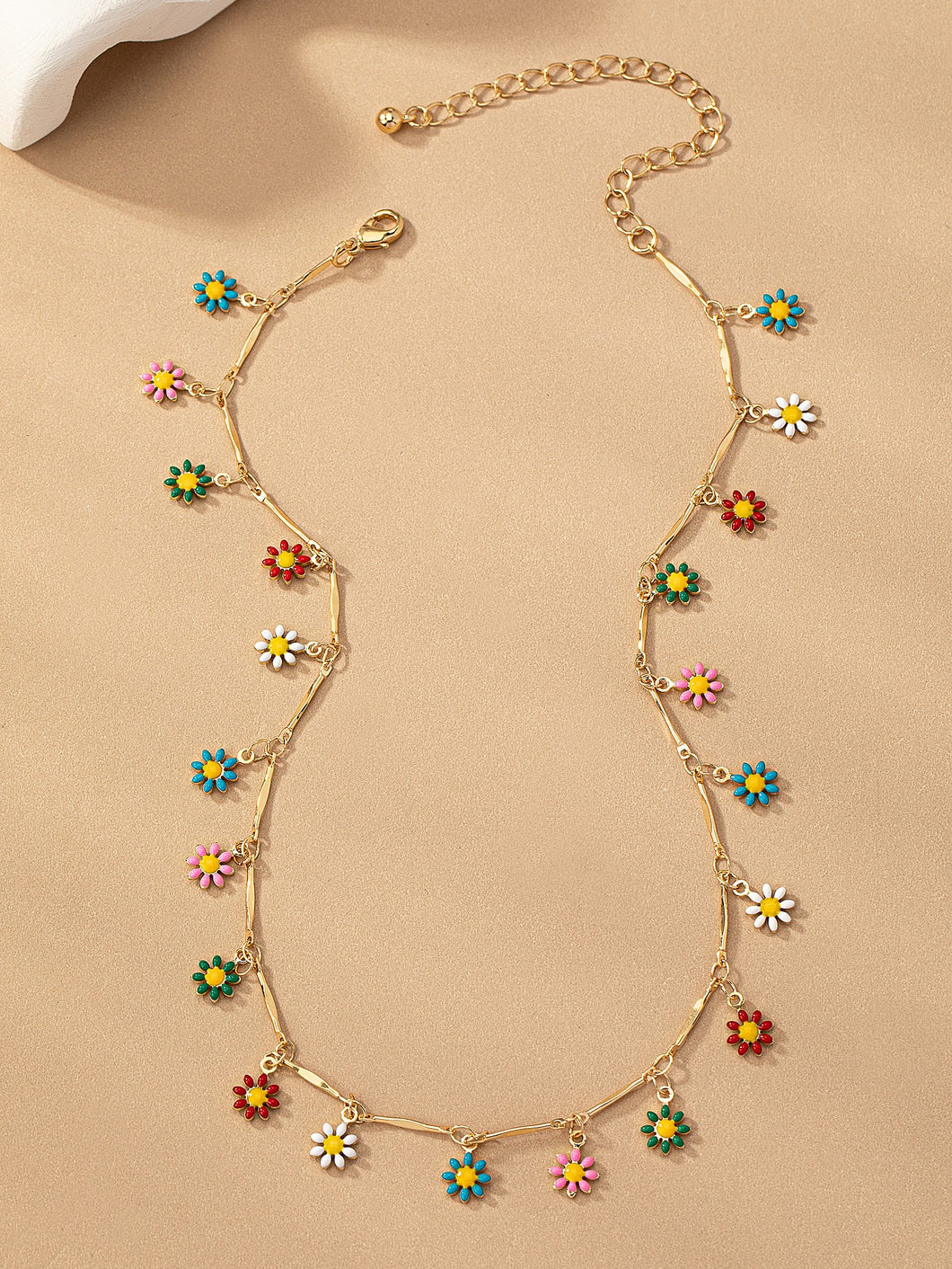 Flower bomb necklace
