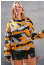 Load image into Gallery viewer, SANDERS SWEATER
